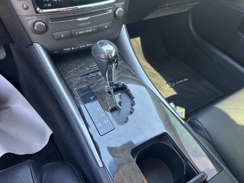 Used 2014 Lexus IS 250C w/ Luxury Package RWD image 18