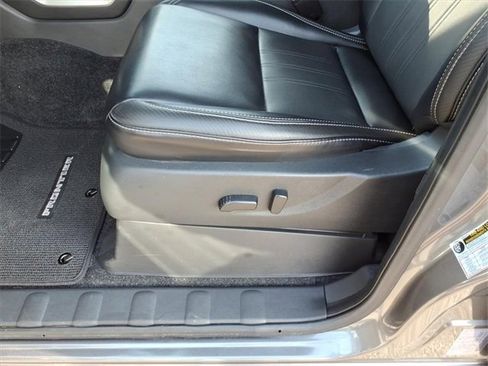 Certified 2024 Nissan Frontier SL image 5