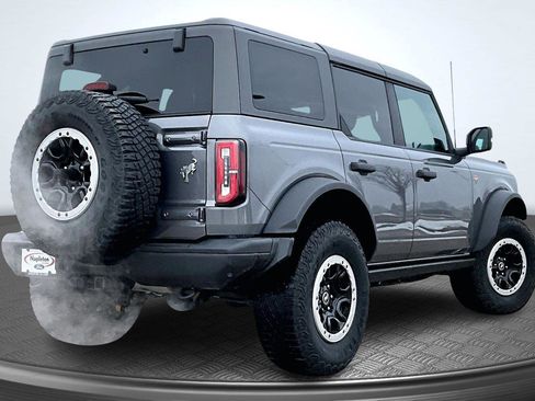 Used 2021 Ford Bronco Badlands image 2