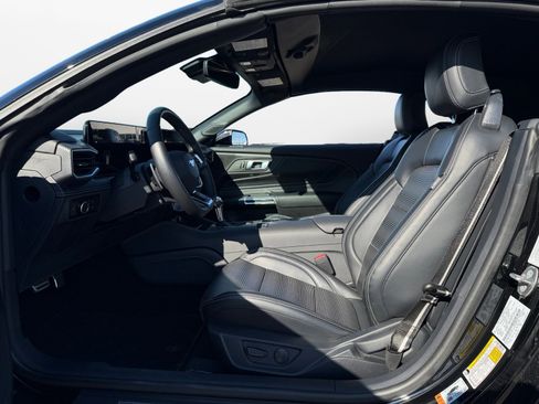 Used 2024 Ford Mustang GT Premium image 9