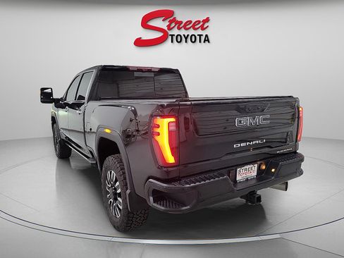 Used 2024 GMC Sierra 2500 Denali Ultimate w/ Max Trailering Package AWD/4WD image 2