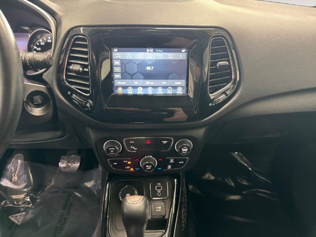 Used 2018 Jeep Compass Latitude w/ Popular Equipment Group AWD/4WD image 6