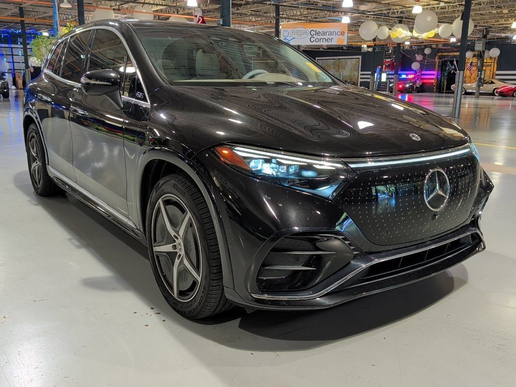 Used 2023 Mercedes-Benz EQS 580 4MATIC SUV image 5