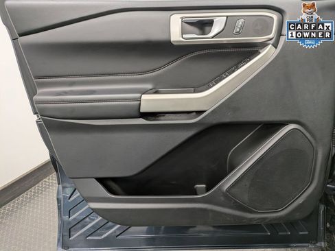 Used 2023 Ford Explorer XLT w/ Equipment Group 202A AWD/4WD image 8