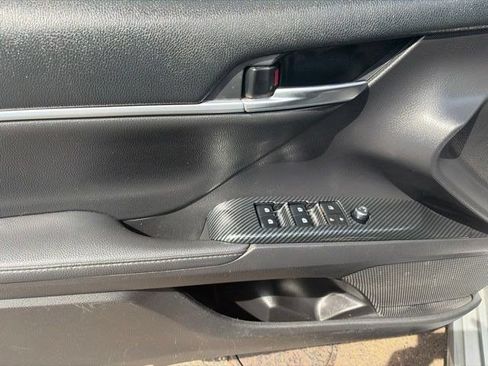 Used 2020 Toyota Camry XSE FWD image 13