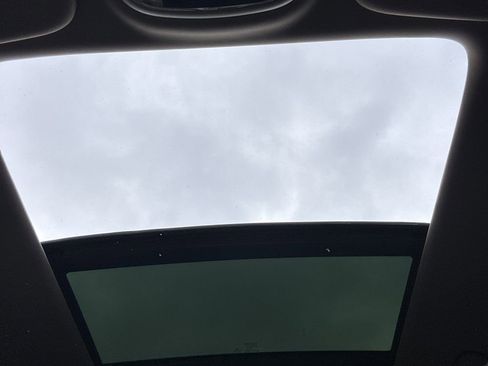 Used 2015 Jeep Grand Cherokee Overland w/ Advanced Technology Group image 13