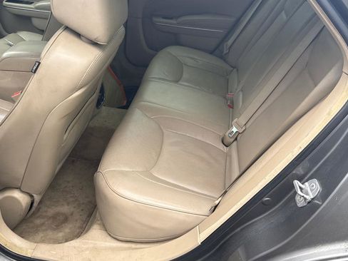 Used 2011 Chrysler 300 C RWD image 13