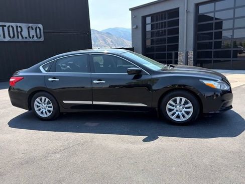 Used 2016 Nissan Altima 2.5 S w/ Power Driver Seat Package FWD image 5