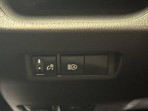 Used 2025 Toyota RAV4 XLE AWD/4WD image 66