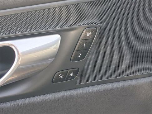 Certified 2025 Volvo XC60 B5 Plus image 11