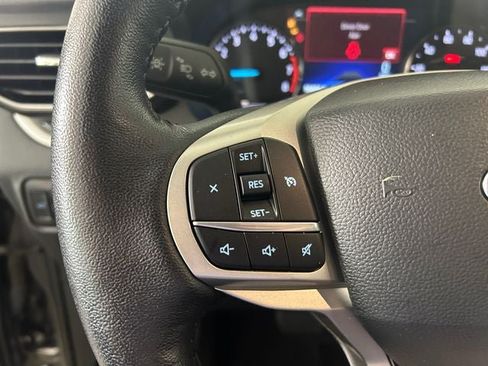 Used 2023 Ford Explorer XLT w/ Equipment Group 202A AWD/4WD image 15