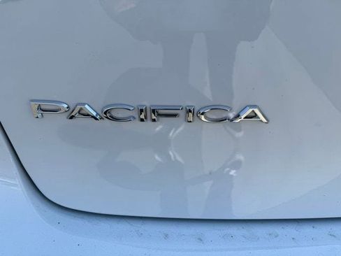 New 2026 Chrysler Pacifica Select FWD image 9