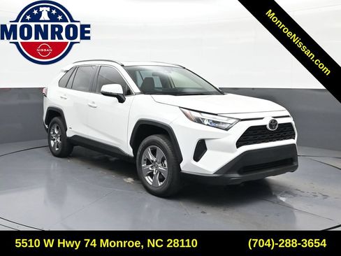 Used 2025 Toyota RAV4 XLE w/ Convenience Package AWD/4WD image 1