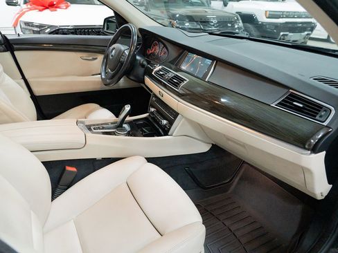 Used 2015 BMW 535i Gran Turismo xDrive image 24