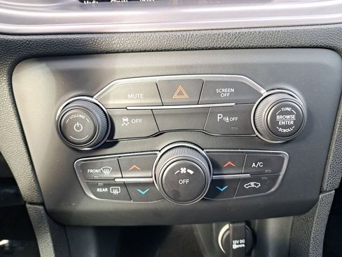 Used 2023 Dodge Charger SXT w/ Blacktop Package image 22