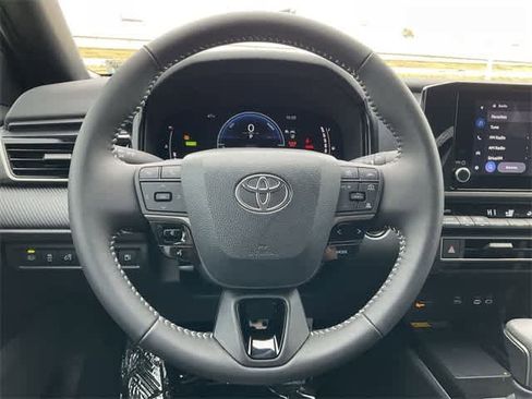 Used 2026 Toyota Camry SE w/ Convenience Package image 19