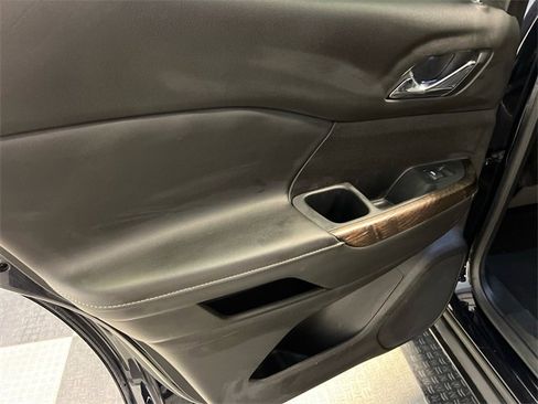 Used 2021 GMC Acadia Denali w/ Denali Technology Package image 18