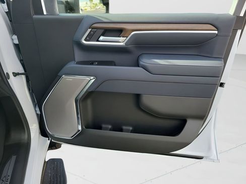 New 2026 Chevrolet Silverado 2500 High Country w/ High Country Premium Package AWD/4WD image 46