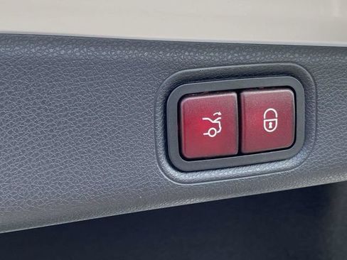 Used 2021 Mercedes-Benz E 350 Sedan image 34