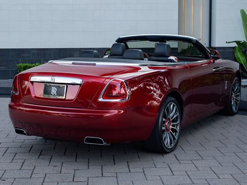 Used 2018 Rolls-Royce Dawn RWD image 19