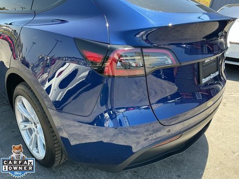Used 2023 Tesla Model Y Long Range AWD/4WD image 90