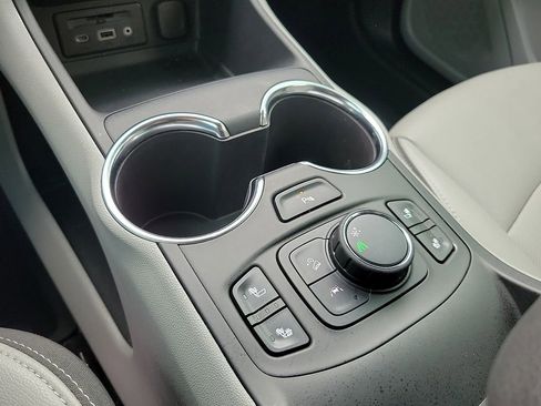 Used 2024 GMC Terrain SLT w/ Tech Package image 18