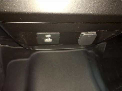 Used 2021 Ford F250 XLT w/ XLT Value Package image 25