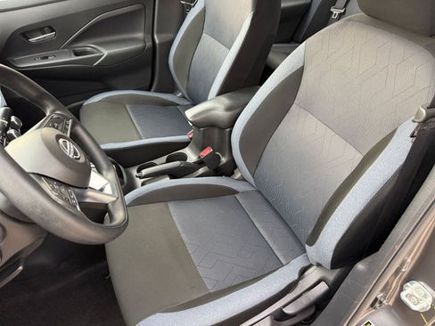 Used 2025 Nissan Versa SV FWD image 36