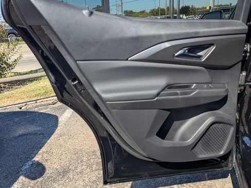 New 2026 Chevrolet Equinox EV LT image 8