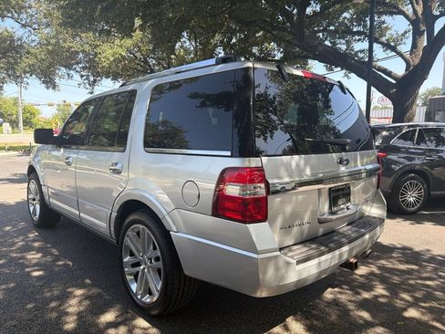Used 2017 Ford Expedition Platinum RWD image 5