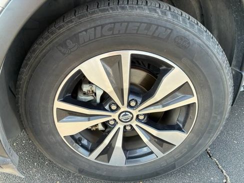 Used 2020 Nissan Murano SV FWD image 18