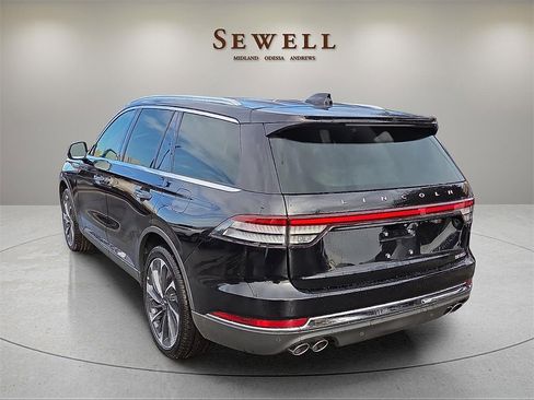 New 2026 Lincoln Aviator Reserve image 3