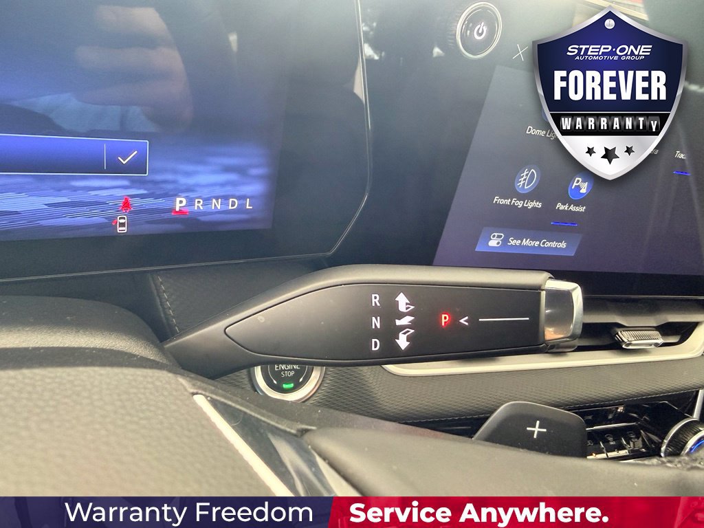 Used 2025 Chevrolet Equinox LT w/ Convenience Package II FWD image 23
