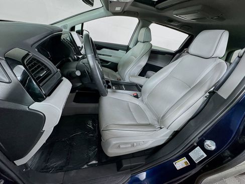 Used 2023 Honda Odyssey Elite image 11