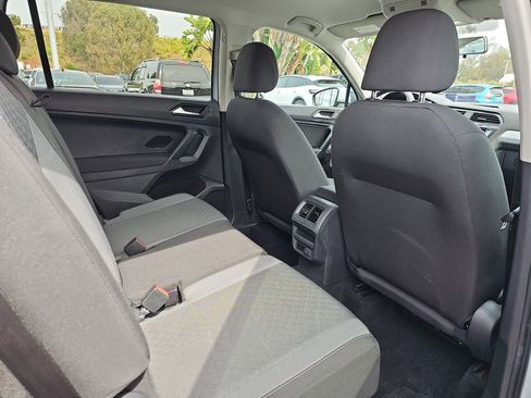 Used 2018 Volkswagen Tiguan S w/ Front Fog Lights Package image 11