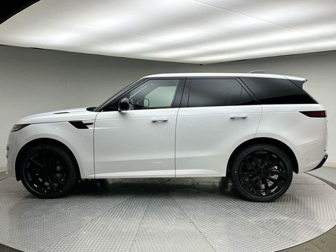 New 2026 Land Rover Range Rover Sport Dynamic SE image 2