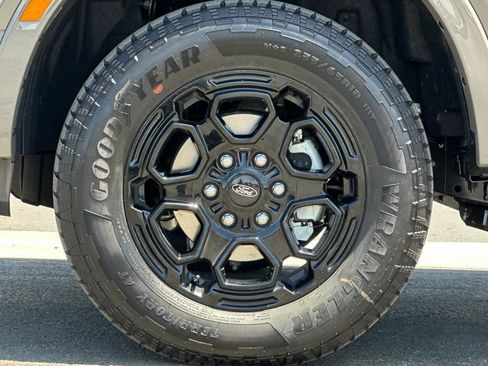 New 2026 Ford Ranger Lariat w/ Black Appearance Package AWD/4WD image 24