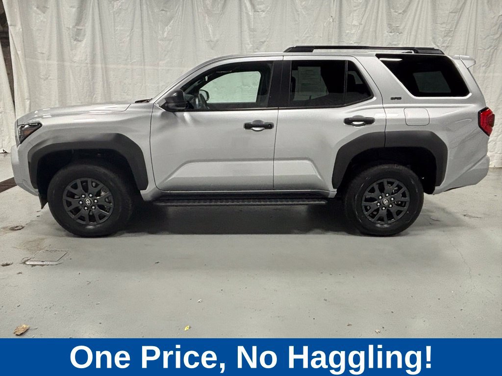 Used 2026 Toyota 4Runner SR5 AWD/4WD image 4