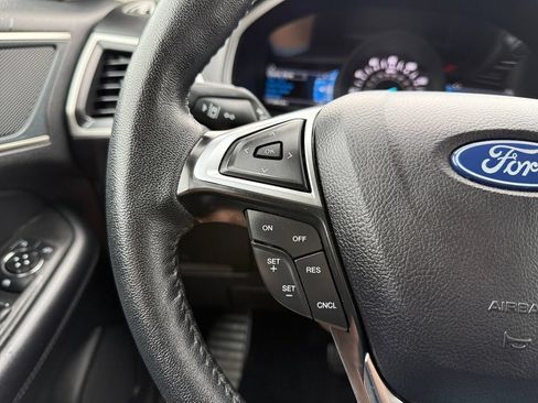 Used 2024 Ford Edge SEL AWD/4WD image 15