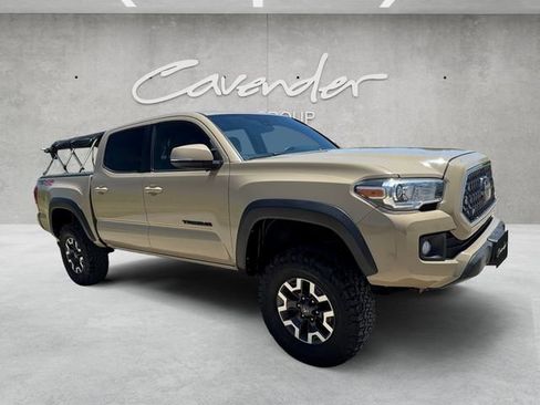 Used 2018 Toyota Tacoma TRD Off-Road w/ Technology Package AWD/4WD image 2