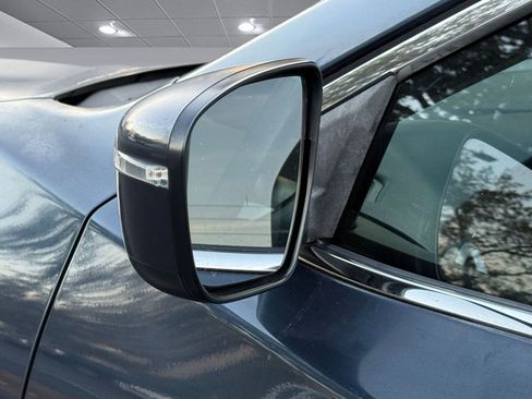 Used 2016 Nissan Rogue SV image 23