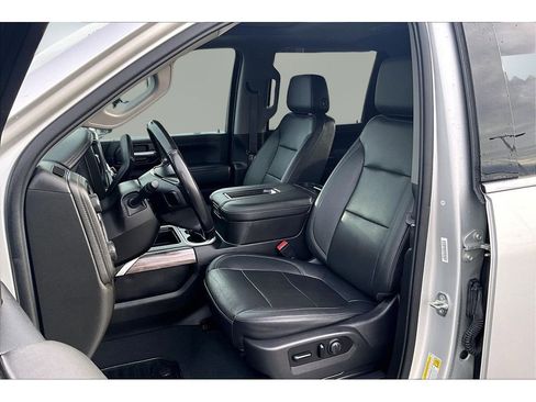 Used 2021 Chevrolet Silverado 3500 LTZ w/ LTZ Convenience Package image 22