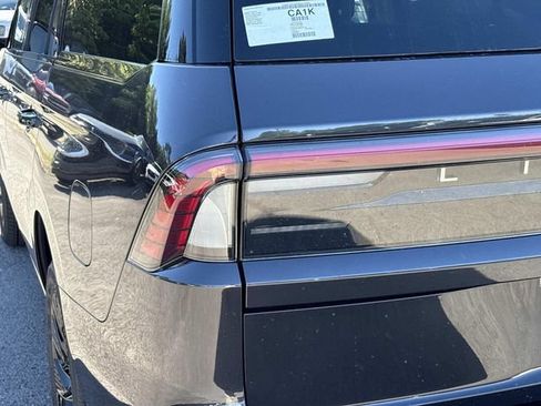 New 2026 Lincoln Navigator Reserve w/ Jet Appearance Package AWD/4WD image 11