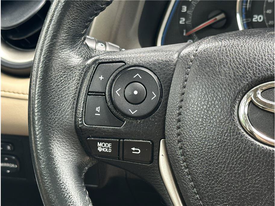 Used 2015 Toyota RAV4 Limited AWD/4WD image 21