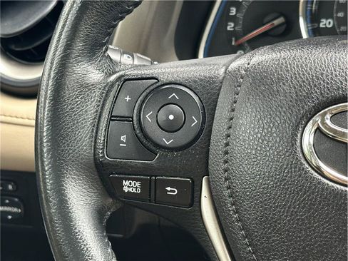 Used 2015 Toyota RAV4 Limited AWD/4WD image 21