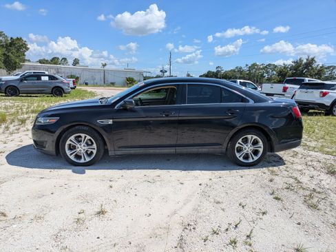 Used 2017 Ford Taurus SE FWD image 7