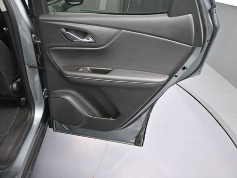 Used 2025 Chevrolet Blazer LT FWD image 9