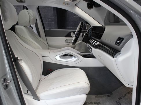 Used 2025 Mercedes-Benz Maybach GLS 600 4MATIC image 65