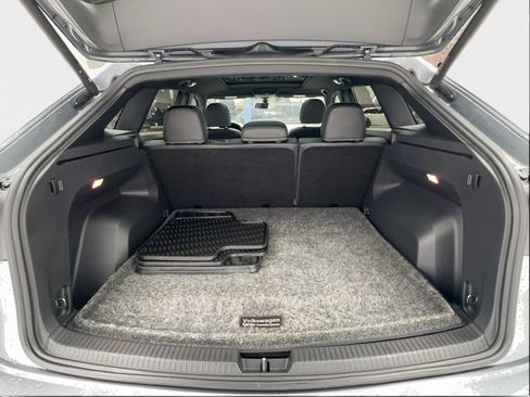 Used 2023 Volkswagen Atlas Cross Sport SE w/ Panoramic Sunroof Package FWD image 16