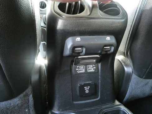 Used 2021 Jeep Gladiator Overland w/ Popular Equipment Package AWD/4WD image 19